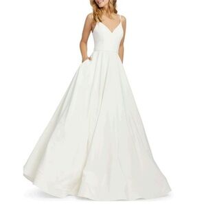 Mac Duggal White V-Neck Crepe Wedding Prom Ballgown sz 6